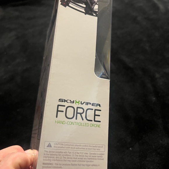 Sky Viper Force Hand Controlled Drone .No remote control Required. 1-Set. New - Picture 4 of 8
